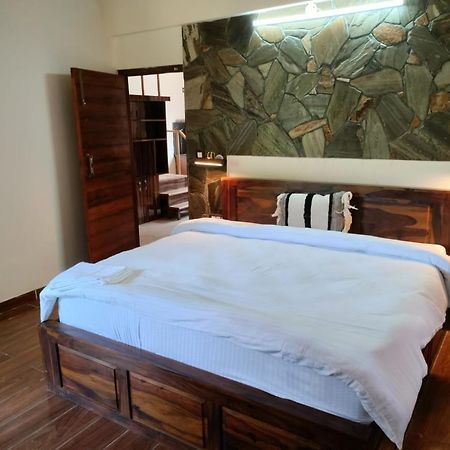The Frostwood Resort Раникхет Экстерьер фото